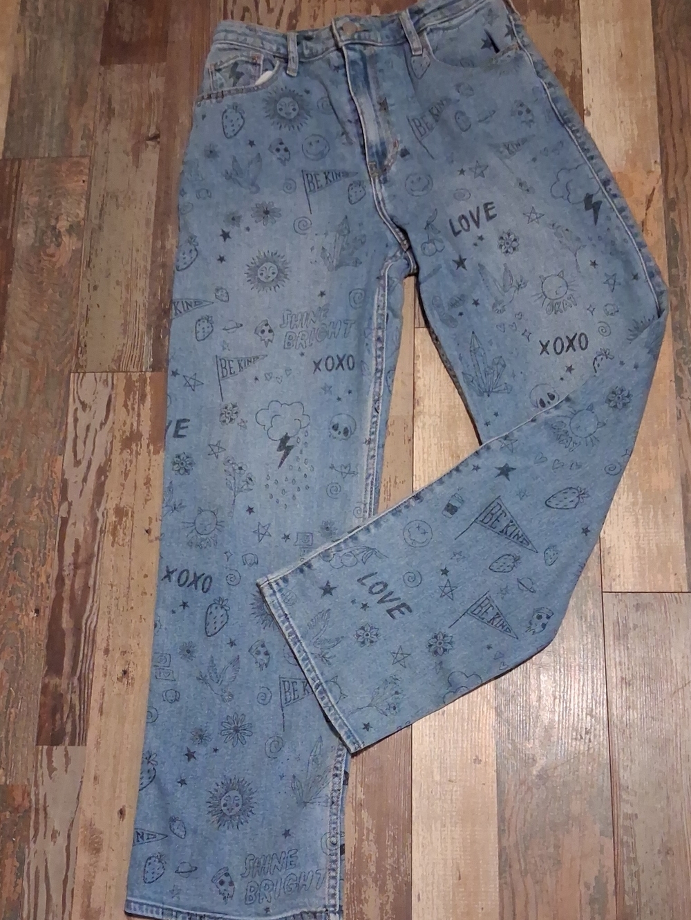 Hollister Light Blue Graphic Straight-Leg Jeans